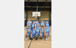 L'effectif U15 de l'Entente Batie Basket Embrunais. Une défaite à la clé, mais plein d'enseignement sur ce match pour l'encadrement. Belle rencontre disputée jusqu'au final. (50-69)